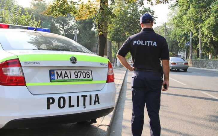 Житель столицы сообщил в службу 112 о пьяных полицейских