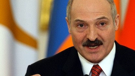 Лукашенко: Путин переплюнул меня в диктаторстве