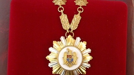 Награда нашла героев