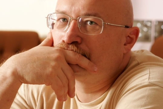 Новейшие стратегии. Реплика на статью Сергея Эрлиха «Язык не мой – друг мой»