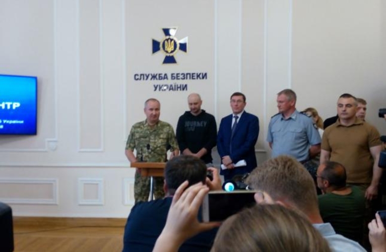 Покушение на Аркадия Бабченко оказалось спецоперацией СБУ. Его привели на пресс-конференцию в Киеве. Обновление