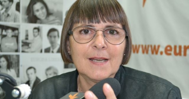 Вероник Норт Минка: