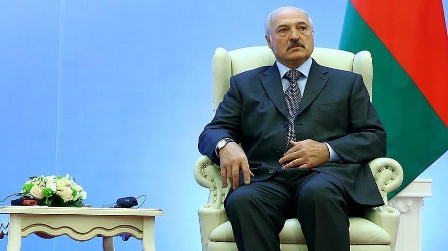 Лукашенко призвал переходить на кнопочные телефоны
