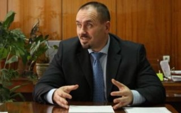 Генеральный прокурор подчиняется  