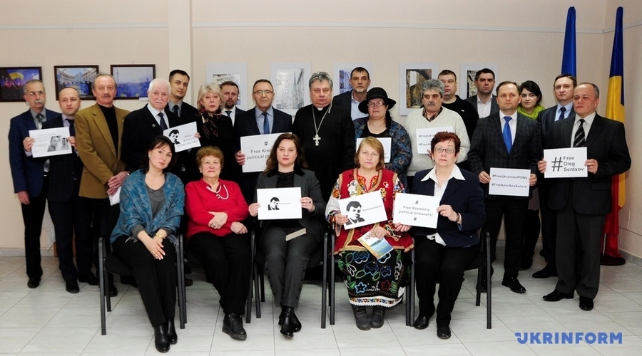 В Кишиневе открылась выставка рисунков Романа Сущенко