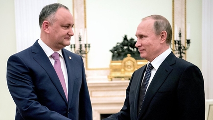 Додону не чужд подхалимаж