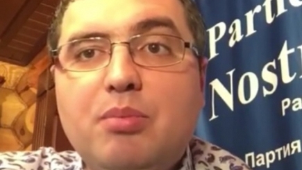 Ренато в поисках новой военной формы