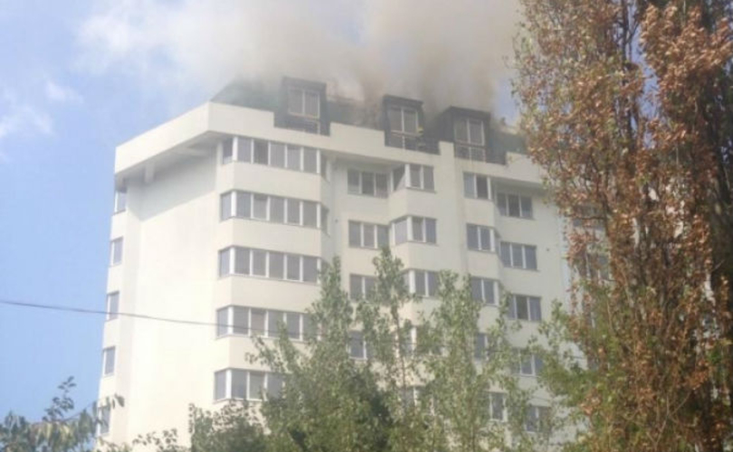 В Кишиневе снова сгорела мансарда жилого дома