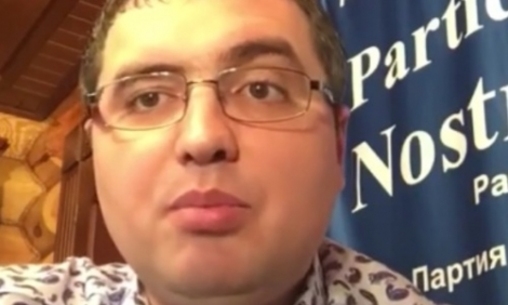 Ренато в поисках новой военной формы