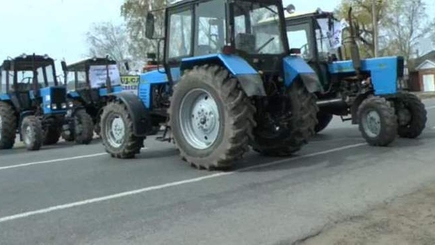 Аграрии в Фэлештском районе заблокировали все дороги сельхозтехникой