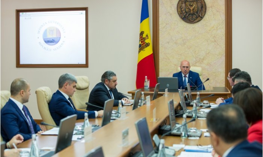 Правительство решило досрочно осуществить второй этап по повышению пенсий
