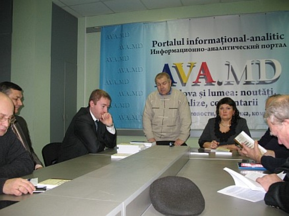 Тем, кто героизирует нацистов и Антонеску, руки не подаю