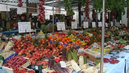Лучше отдать бедным. Италия не хочет выбрасывать продукты