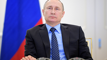 Путин отказался высылать американских дипломатов из России