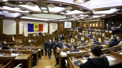 Парламент внес изменения в Кодекс о выборах