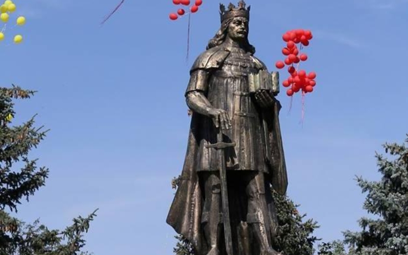 Монумент Штефану чел Маре открыт в Криулянах