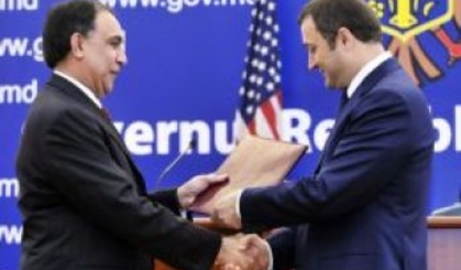Влад Филат и Асиф Чодри вышли на вечернюю прогулку
