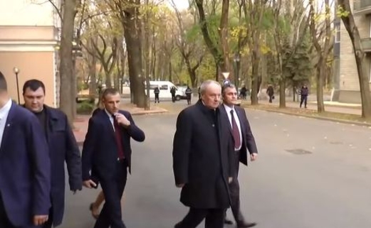 Вечером Тимофти познакомится с парламентским большинством