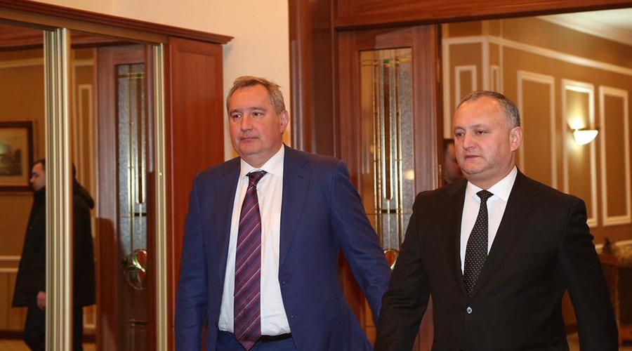 Додон недоволен решением МИДЕИ не допускать военные самолеты РФ в Молдову