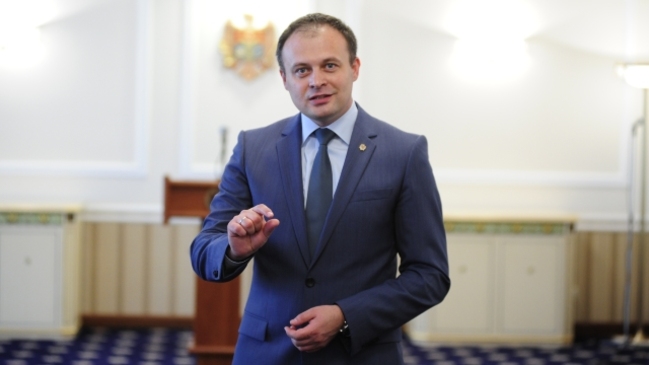 Канду предложил Воронину освежить память относительно полномочий спикера