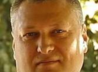 INTOXICAŢI  DE  PUTEREA  DE  STAT