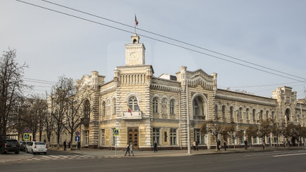 В столице создан кризисный центр информирования о COVID-19 и оказания помощи на дому