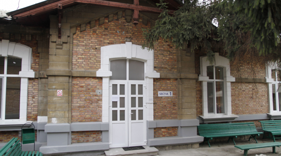 Плюс шесть новых заболевших COVID-19, и минус один