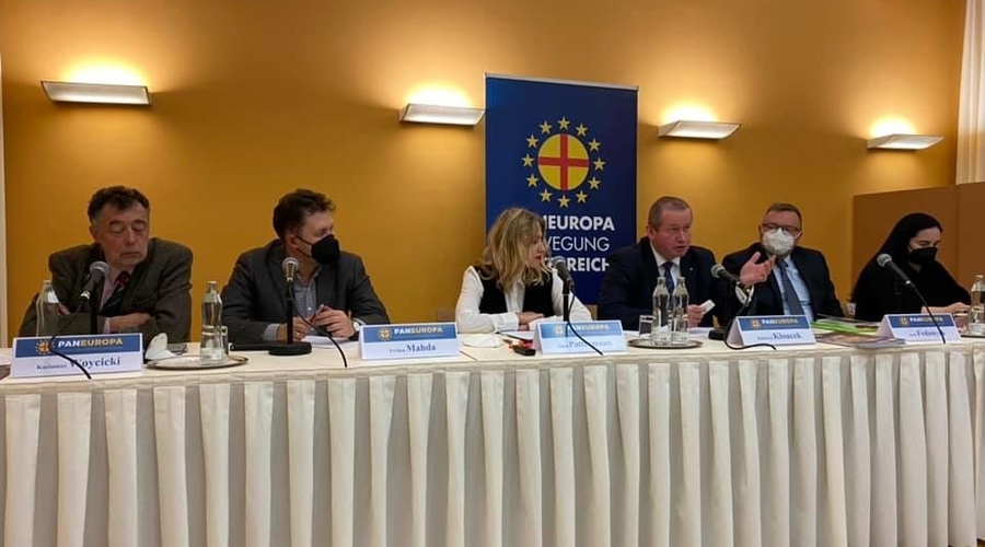 Презентация книги „Выживать рядом с империей: цена новейшей агрессии Кремля” в Республике Молдова