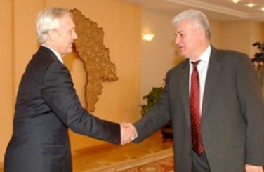 О меморандуме Козака. Экс-глава миссии ОБСЕ в РМ Уильям Хилл: господину Воронину позвонили и проинструктировали...