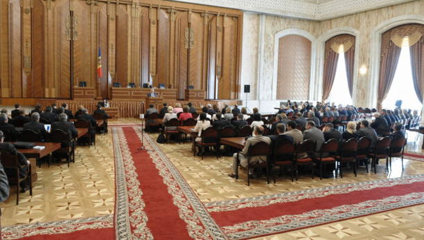 Зачем нам 101 депутат?