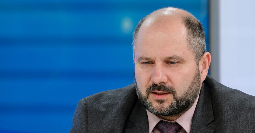Парликов и политика