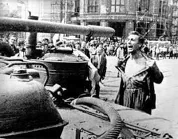 Исполнилось 52 года со дня советского вторжения в Чехословакию...