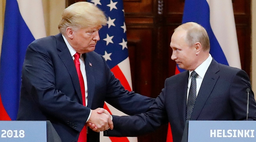 Демократы потребовали допросить переводчиков Трампа о встречах с Путиным
