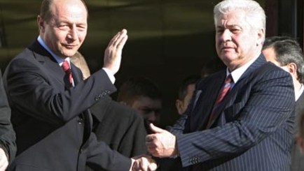 Как Бэсеску и Саакашвили выбирали  президента Молдовы в 2005 году