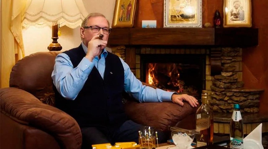 Россия своих не бросает - она их кидает