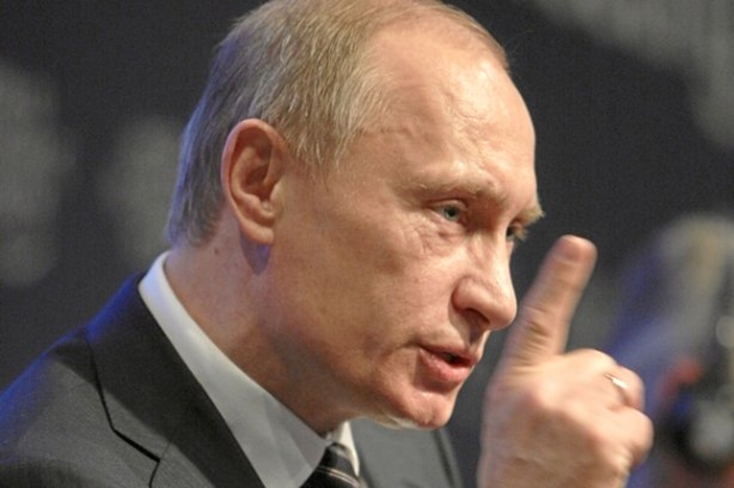 Путин обозвал Медведева