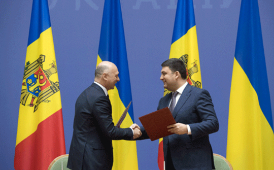 Премьер-министры Украины и Молдовы подписали Дорожную карту развития сотрудничества на 2017 год