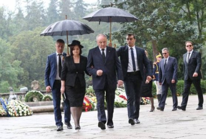 Президент Республики Молдова отдал дань памяти Королеве Румынии Анне