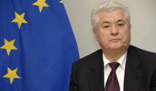 Владимир Воронин: «Народ нас подталкивает в спину…»