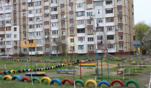 Власти начали ремонт столичных дворов