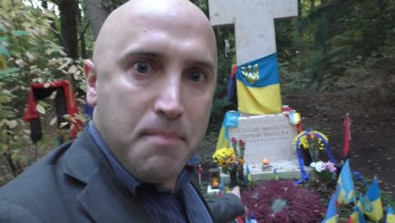 Скандальный кремлевский пропагандист осквернил могилу Бандеры: появилось видео
