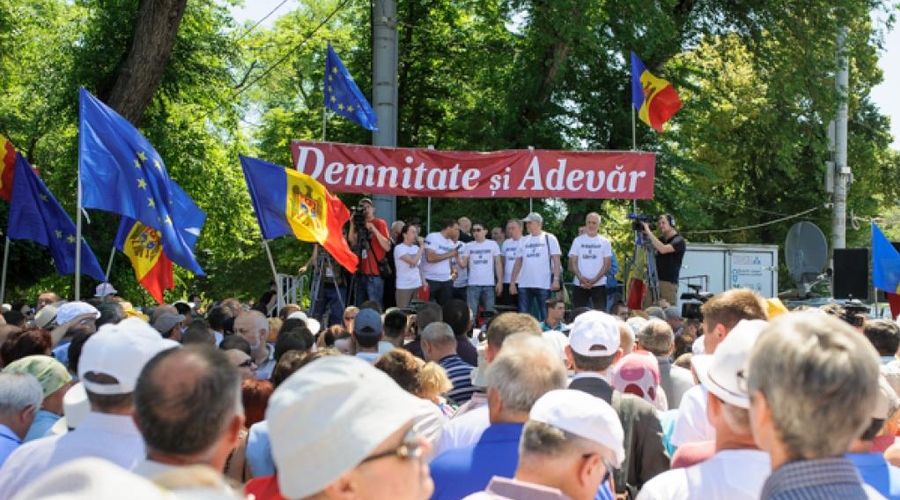 Что нужно народу и чего добиваются «представители народа»