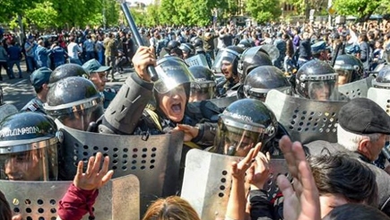 Армянский политолог о протестах в Ереване: очень вероятно, что власти пойдут на разгон