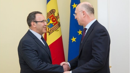 Молдавский премьер принял посла Украины
