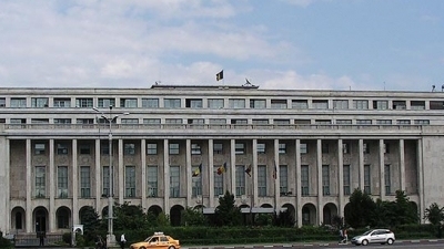 Финансовый кризис еще не добрался до румынского правительства…