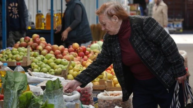 Доходы россиян продолжили падение. Виноваты инфляция и кредиты
