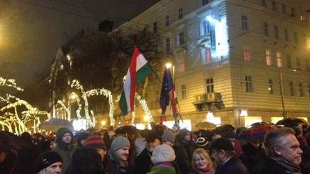 Тысячи венгров вышли на демонстрацию против политики сближения с Россией