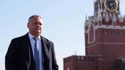 Додон снова на коленях перед Кремлём: 