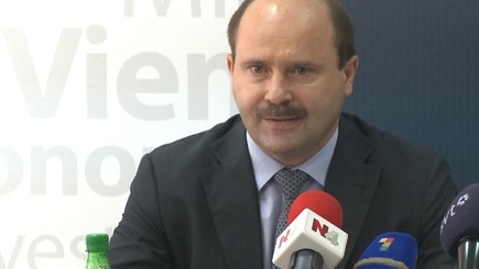 Валерий Лазэр решил полностью посвятить себя развитию торговли и промышленности в РМ