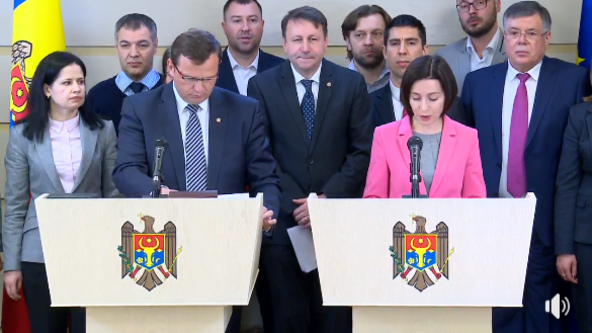 Майя Санду и Андрей Нэстасе поделили сторонников по принципу 